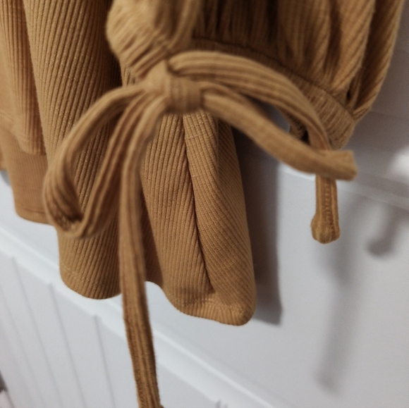 New Knit Yellow Top / Size 2X - Picture 5 of 6